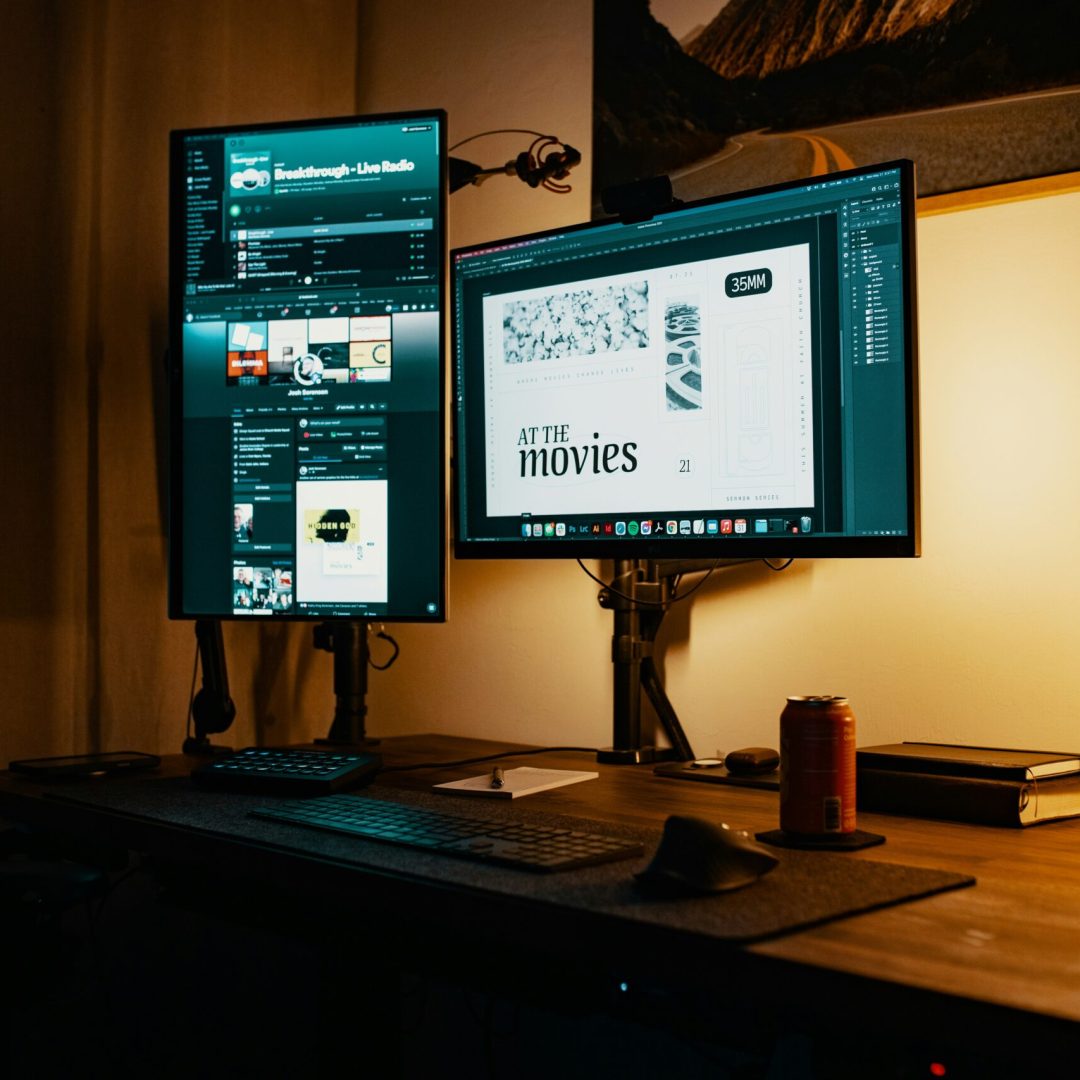 josh-sorenson-HyKZl5DTtEg-unsplash